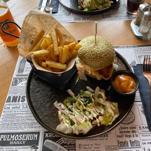 Crispy Burger at Reed in Luxembourg City