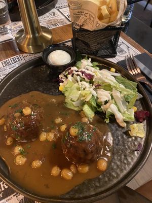 Boulettes sauce liégeoise  at Reed in Luxembourg City