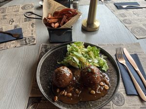   at Reed in Luxembourg City