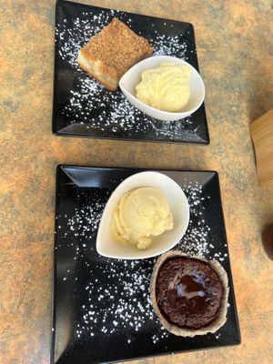 Apple crumble and chocolate lava cake at Reed in Luxembourg City