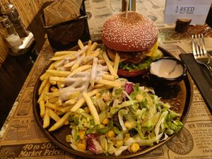 Joy burger menu - €19.50 at Reed in Luxembourg City