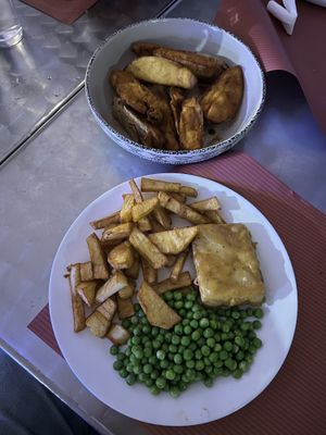 TOFISH (tofu) che non sapeva di nulla. E nemmeno i Piselli, completamente senza sale   at The Funky Buddha Bistro in Lanzarote