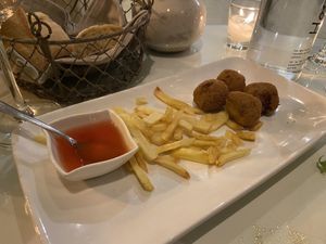 Las bolitas vienen 8, pero perdí la foto en la que salía todo.  at Hosteria de Arnuero in Arnuero