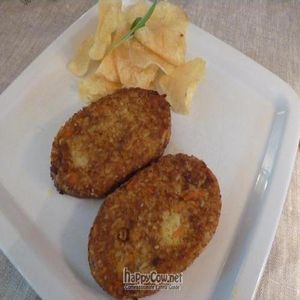 Hamburguesa de piña y curry / Pinneaple and curry burguer at Hosteria de Arnuero in Arnuero