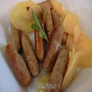 Salchicha de seitan asada sobre patata / Roast seitan sausage with potato at Hosteria de Arnuero in Arnuero