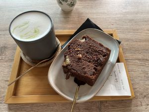 macha oat latte and chocolate banana bread  at Bgood in Milan