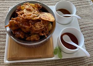 Pakoras (vegan)  at India Curry House in La Fortuna