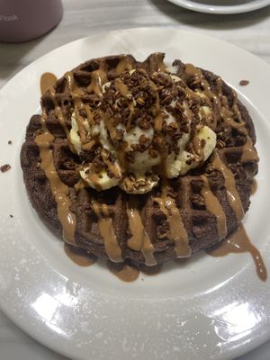 Notella waffle 🧇   at Oatberry Cafe - Scotts Square in Central Singapore