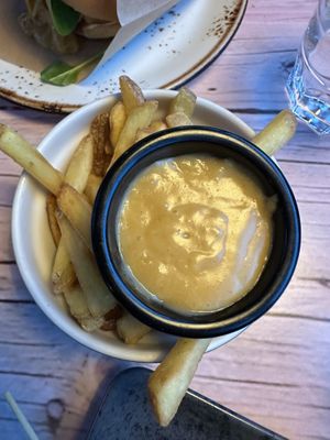 Chipz with cheese saucee  at Junk y Vegan in Helsinki