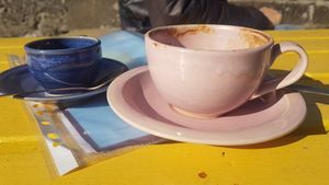 Nice oat milk cappuccino and espresso coffee, in ceramic cups made here in the isle of Skye (the lady at the Deli said that ceramic cups help save the planet 🌍)... PLUS the staf at Deli Gasta in Isle Of Skye