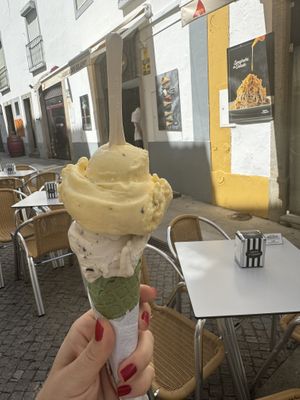 Banana and passion fruit   at Fábrica dos Gelados in Evora