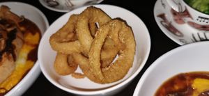 Onion rings at The Music Cafe in Stratford-upon-avon