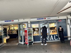 store front  at Nordsee - Landungsbrücken in Hamburg