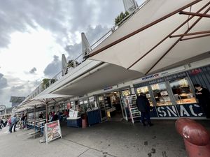 store front  at Nordsee - Landungsbrücken in Hamburg