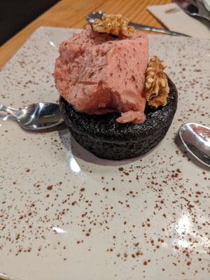 Coulant served with strawberry ice cream at Super Vegan in Barcelona