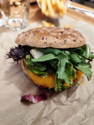 Chick'n burg at Super Vegan in Barcelona