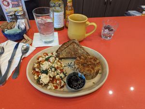 Tofu scramble (w peppers, spinach, & peppers) , hash browns, wheat toast (dry) w a side of jam. Absolutely delicious. at Snooze in Fort Worth