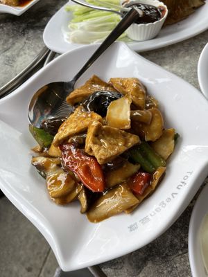 Tofu mushroom stir fry at Tofu Vegan - Islington in North London