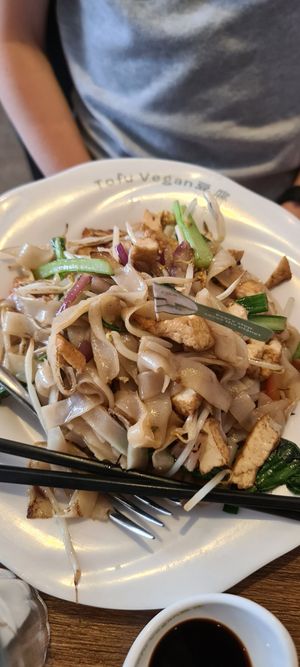 Gluten free noodles, veg and tofu at Tofu Vegan - Islington in North London