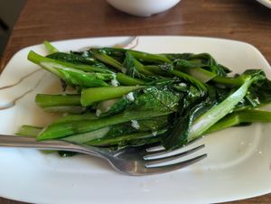 Seasonal vegetables in garlic sauce at Tofu Vegan - Islington in North London