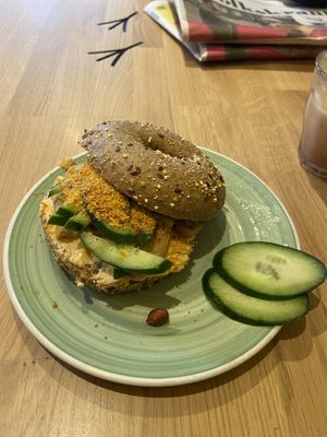 Thai chili ‘chicken’ on wholegrain bagel: quite nice. Has a Thai curry taste.  at Bagels & Beans - Biltstraat in Utrecht