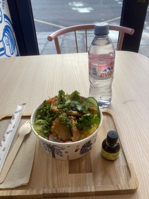 Poke Bowl with vegan “chicken"  at POKAWA in Paris