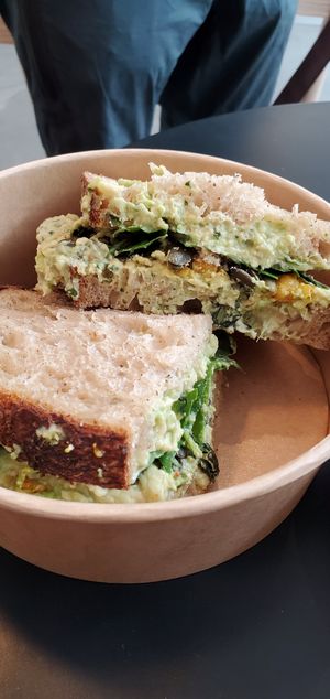 Avocado pesto sandwich at Oliver Green - West in Amsterdam