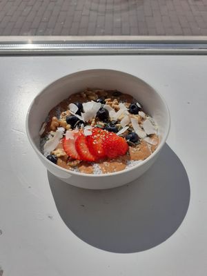 Coconut chia pudding at Oliver Green - West in Amsterdam