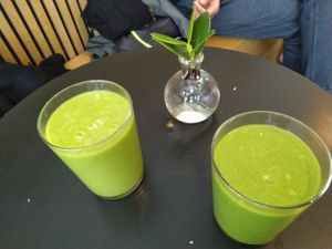 Green machine and mango green smoothies at Oliver Green - West in Amsterdam