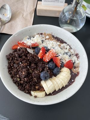Açaí bowl   at Oliver Green - West in Amsterdam