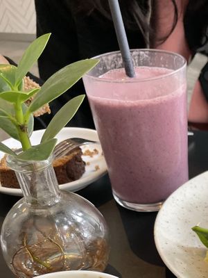 Very Berry Smoothie  at Oliver Green - West in Amsterdam