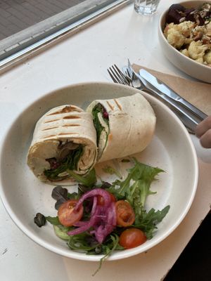 middle eastern wrap at Oliver Green - West in Amsterdam