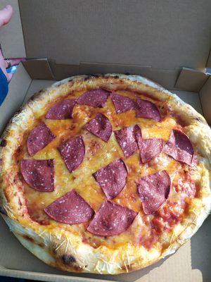 Salami Pizza at Vegan Pizza Project in Hamburg