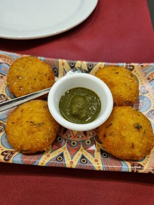 Aloo tiki at Curcumaa in Gran Canaria