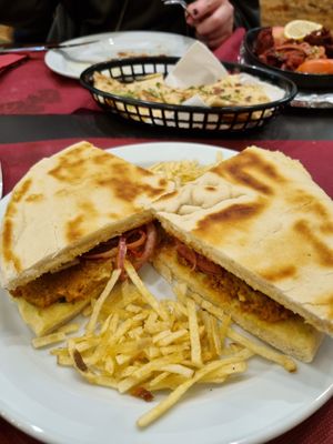 Naan Tandoori at Curcumaa in Gran Canaria