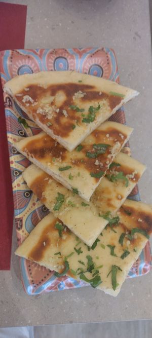 Vegan garlic naan bread at Curcumaa in Gran Canaria