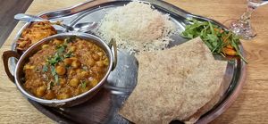 Vegan Chana Masala lunch special with unbuttoned whole wheat Rotin vegetable pakora and salad at Durbar Nepalese and Indian Bistro in Cheyenne