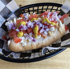 Vegan chili and hummus at Perro Rojo in Guadalajara