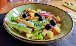 Quinoa con ananás 😋 at O Viso Ecovillage in Ourol