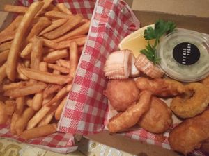 Fisherman's box and large chips at Nuthin Fyshy in Leederville