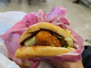 Caramelized onion burger at Uapami in Krakow