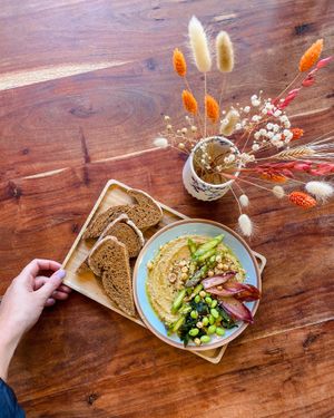 Healthy humus salad at Blossom in Leiden