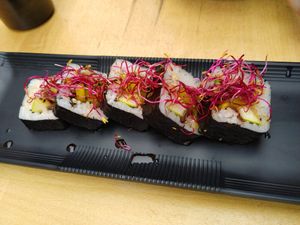 Vegan makis at Kong Bap in Toulouse