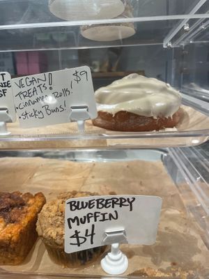 HUGE vegan cinnamon bun at Brewing Good Coffee Company in Washington