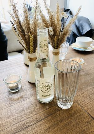 Interior & Flora Cola at OIS.IN.AN in Vienna