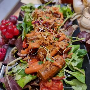 Brunch Platte  #Veganuary at OIS.IN.AN in Vienna