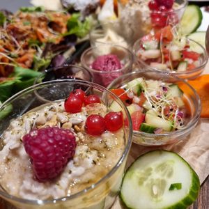 Brunch Platte  #Veganuary at OIS.IN.AN in Vienna