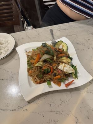 Pad woon sen- vegan style  at Thai Cafe in Temple