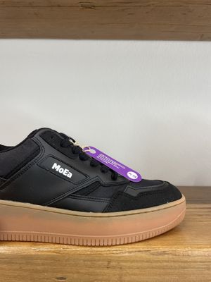 MoEa out of grapes   at Sneakers Unplugged in Cologne