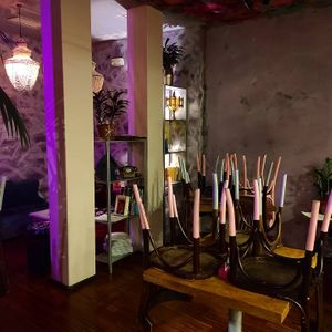 Mondey close at Dinamita Perfumada in Madrid